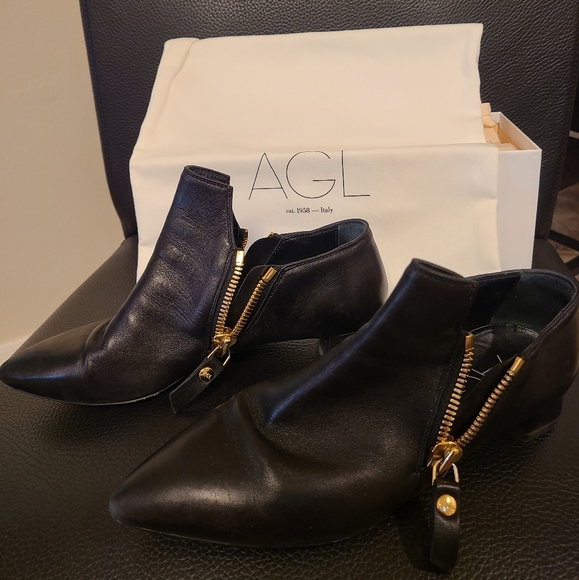 AGL Pointed Black Short Bootie with Double Zipper - Picture 2 of 10